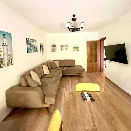 Apartment Gilbert's Bright & Cozy Near Center Tirana